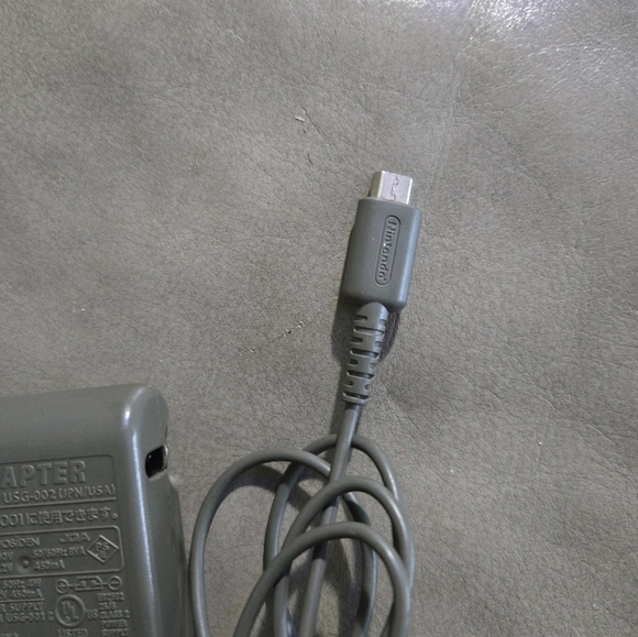 Gray Nintendo Ds Lite Chargers - Picture 3 of 6